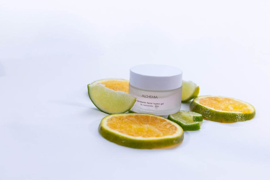 Hydrating facial gel with citrus slices